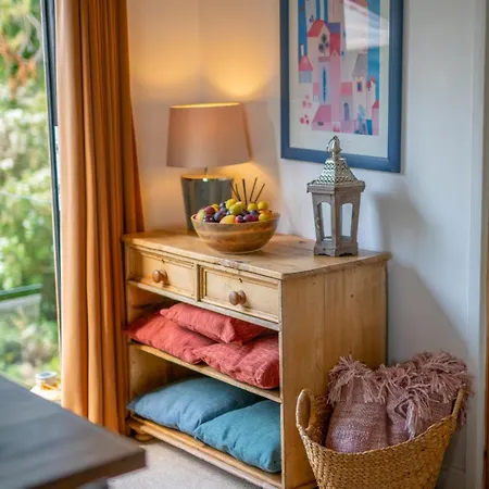 2 Bed In Whitby Oc-ra004 Дом отдыха