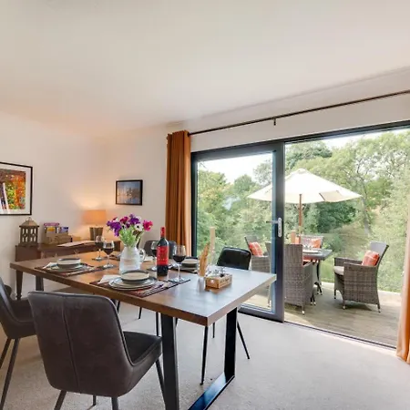 2 Bed In Whitby Oc-ra004